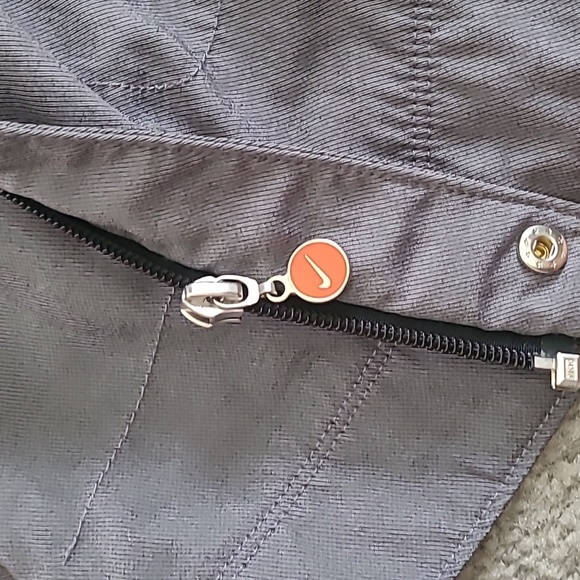 Nike Boys lightweight jacket - Picture 7 of 16